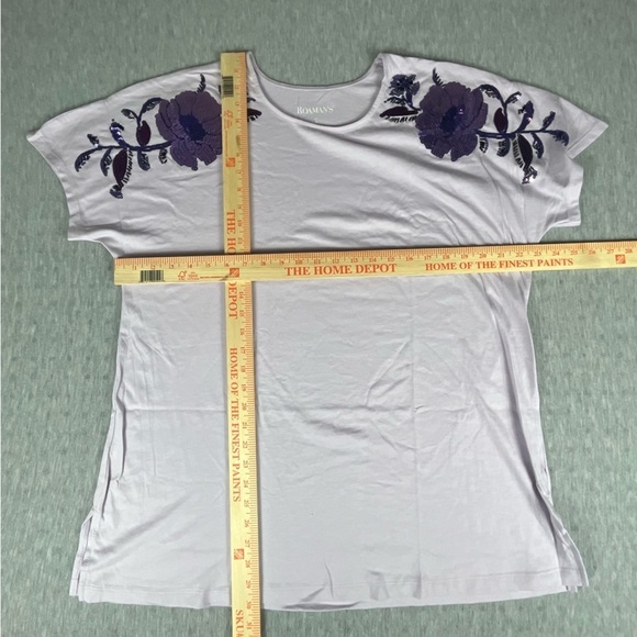 Roaman’s lilac purple Tshirt with floral sequin shoulders size 12 - Picture 6 of 7